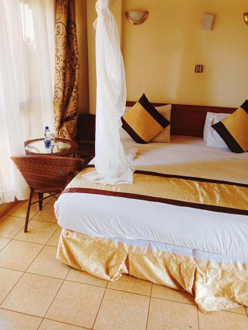 Golden Gates Hotel Thuthuriki Экстерьер фото