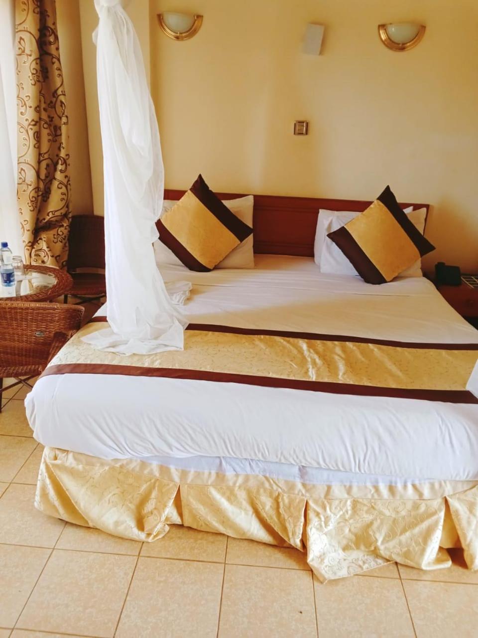 Golden Gates Hotel Thuthuriki Экстерьер фото